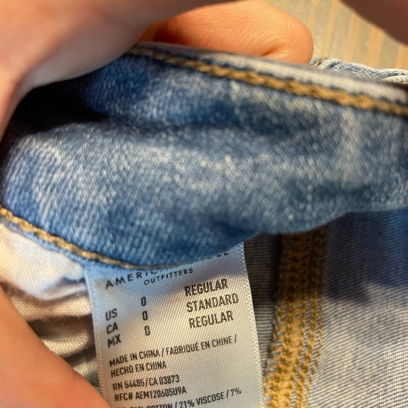 American eagle ripped jeans - Picture 4 of 4